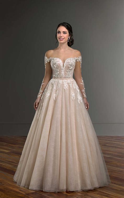 lace  tulle ballgown    shoulder sleeves martina liana wedding dresses
