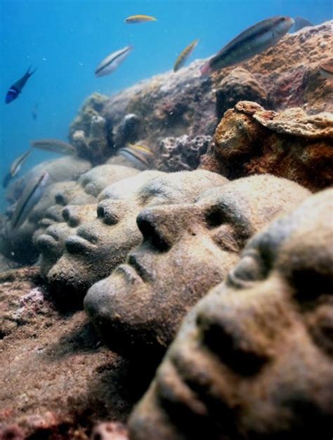 incríveis estátuas submarinas minilua