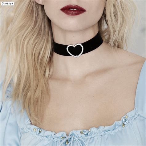 fashion heart choker necklace exaggerated  rhinestone studded velvet fabric simple necklace