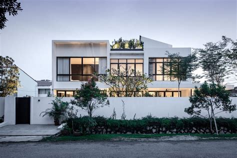 home   restored bungalow  petaling jaya  fuses modernism  tropical charm