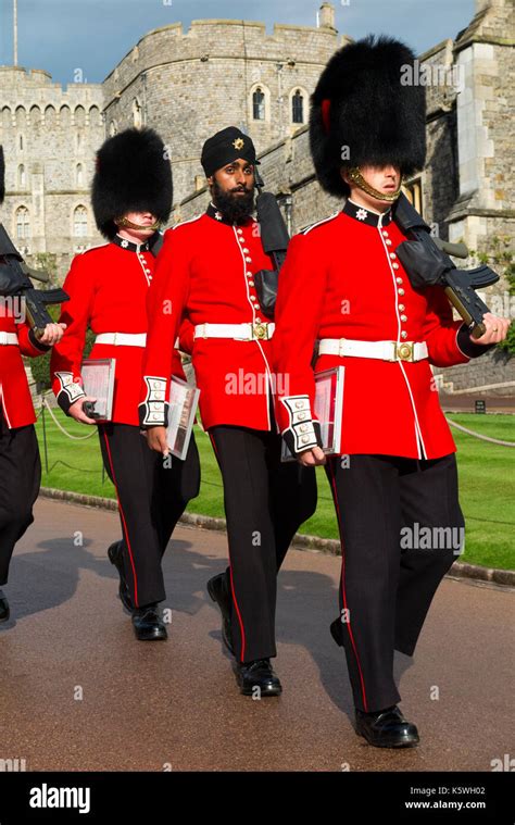 british army soldiers windsor castle guard coldstream guards