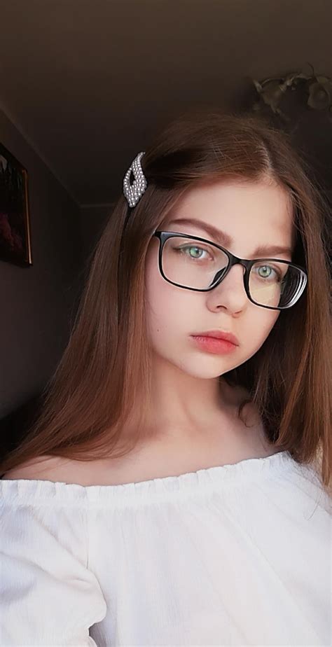 Daria Ch In 2022 Brillen Frauen Brille Haare