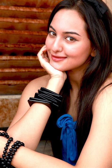 sonakshi sinha wallpapers dabangg actress