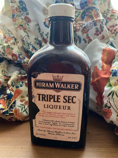 vintage liquor bottle hiram walker triple sec liqueurempty collectible