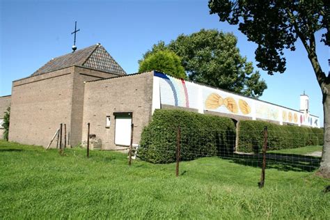 bestanddishoek rk emmaues toeristenkerk  zld foto kerkenverzamelaar jpg reliwiki