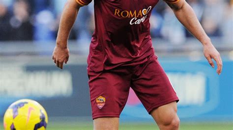 manchester united news and transfers kevin strootman happy at roma