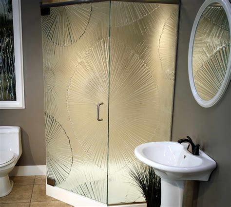 15 decorative glass shower doors designs for a bathroom