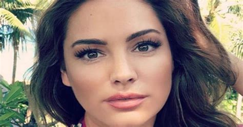 Kelly Brook Strips Topless In Jaw Dropping Display Daily Star