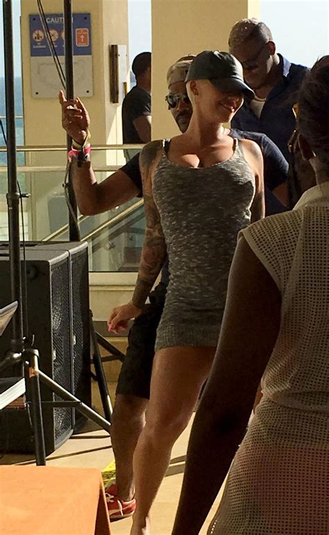 Sexy Photos Amber Rose Grinds Up On Mystery Man In Trinidad