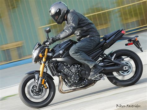 extreme machines 2011 yamaha fz8 test ride and review
