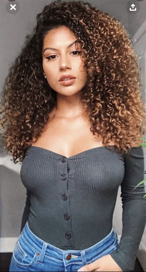 Pin By Anthony On Beautiful Women Ii In 2019 Curly Hair Styles Hair