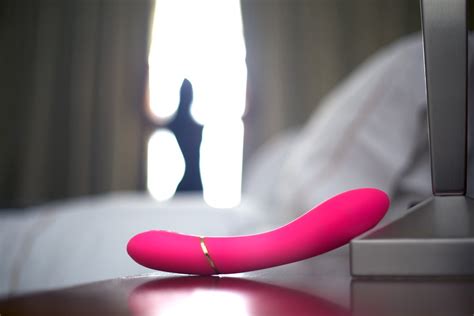 umie — the world s most intense wireless pleasure sex toy
