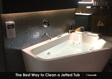clean  jetted tub   easiest