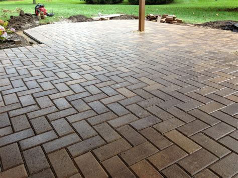 brick pavers driveways patios walkways landcare lawn maintenance