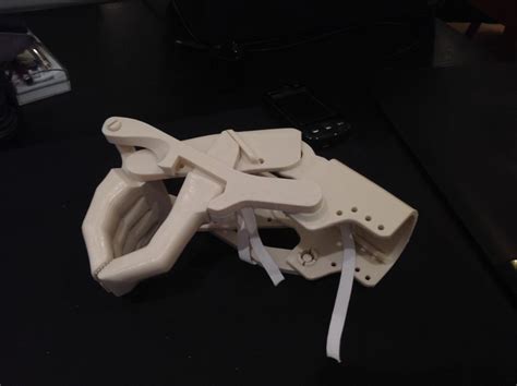 disaster relief field ready bold machines create   printed prosthetic hands
