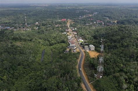 foto foto udara tunjukkan lanskap bukit nyuling kandidat ibu kota