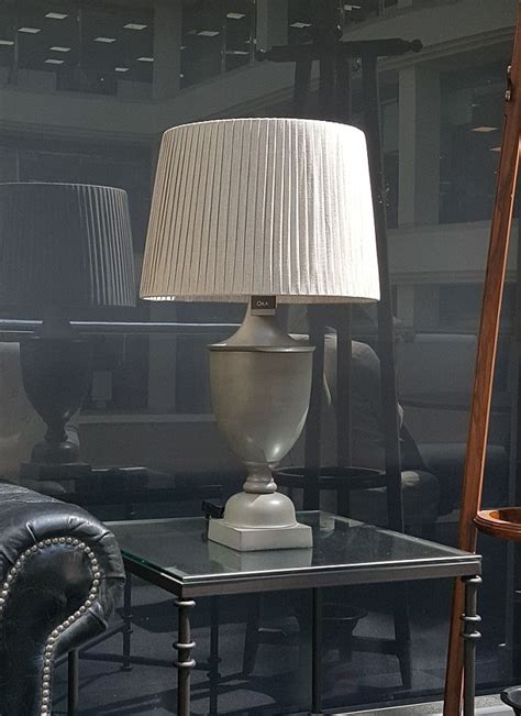 own the same table lamp that kate middleton and prince william have at