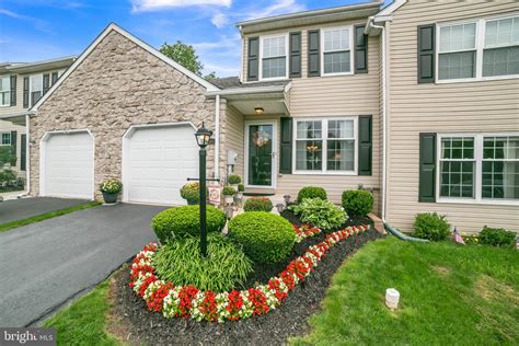 meadowview cir lansdale pa   bed  bath single family