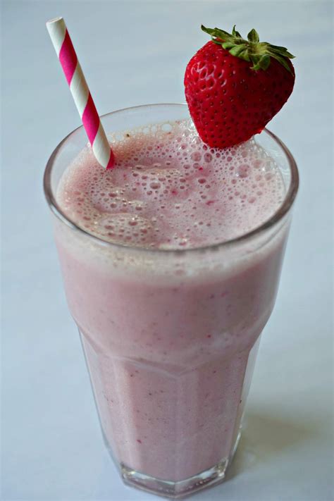 simple strawberry banana smoothie