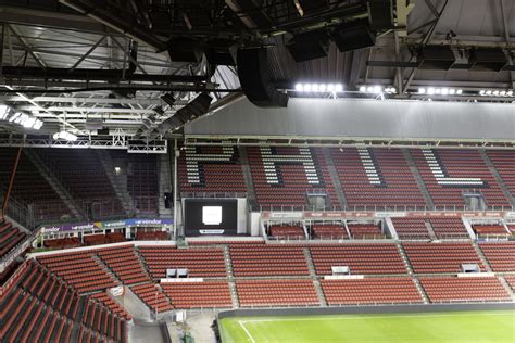 psv eindhoven outlines philips stadion  bose arenamatch deltaq utility loudspeakers