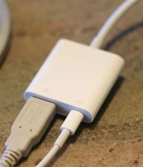 apples lightning  usb  adapter brings ipad podcasting  step closer  colors