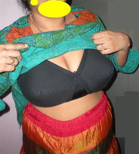 Wow Aunty Lifting Salwar To Expose Bra Covered Boob