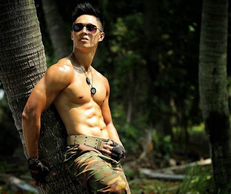 25 hot singapore fitness and gym hunks to follow on