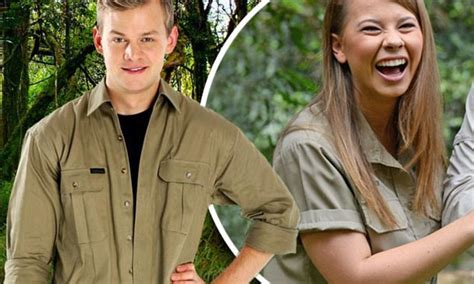 i m a celebrity s joel creasey reveals bindi irwin caught him in a sex act on show daily mail