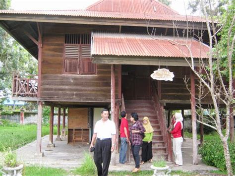 Rumah adat Suku Tolaki, Sulawesi, rumah adat sulawesi tenggara