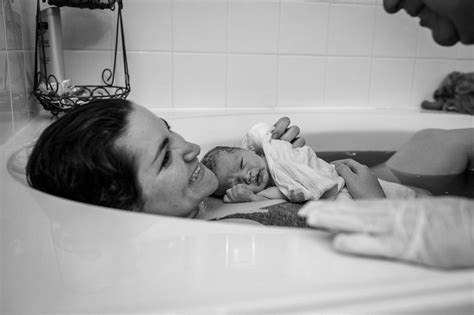 giving birth 20 photos that capture the miracle minute after giving