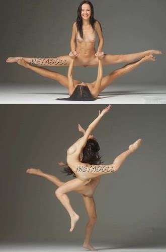 naked twin sisters flexible gymnasts shows sexy stretching