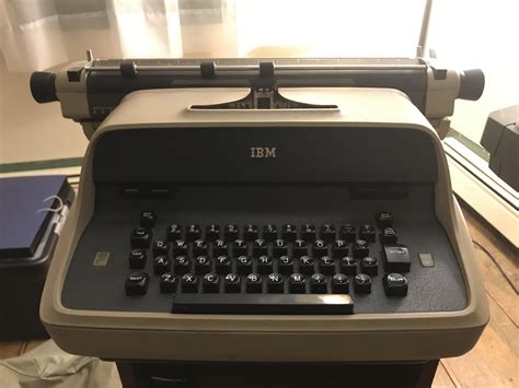 ibm electric typewriter model    pretty good condition