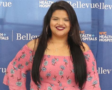 Adolescente Latina De Ny Recurre Al Bisturí Para Enfrentar Bullying Y
