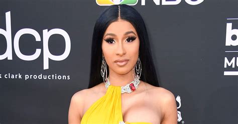 Cardi B Shows Off Her Insane Abs In Yellow Bbmas Dress