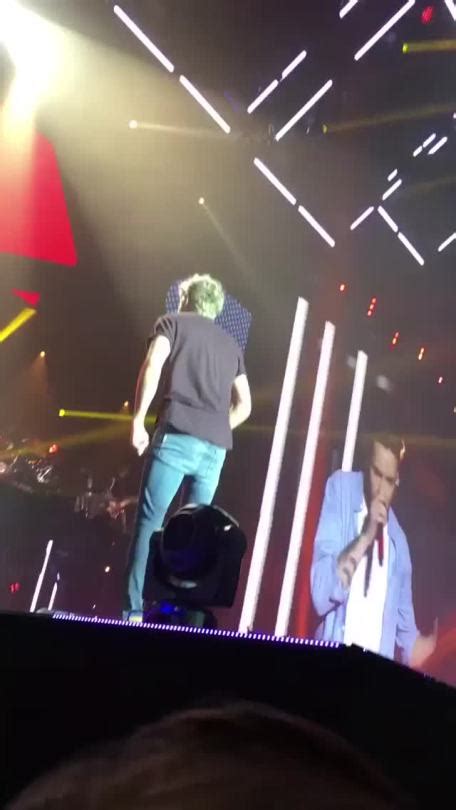 Longer Version Of Niall And Harry During Smg X Tumbex