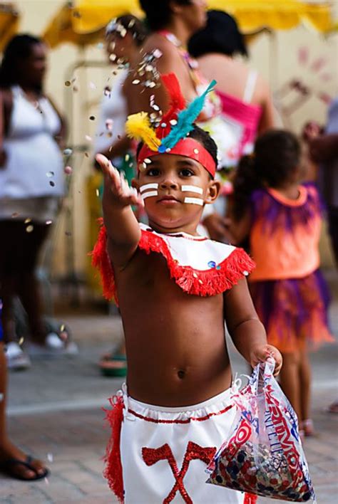 Índio Com Conféti Rio De Janeiro Carnival Brazil