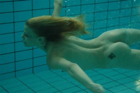 naked woman underwater suck dick videos