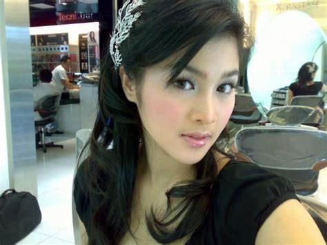 Beautiful Girl Pictures Sandra Dewi Beautiful And Sweet