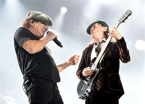 Brian Johnson Performs First Time Since Hearing Forced To Leave Ac Dc