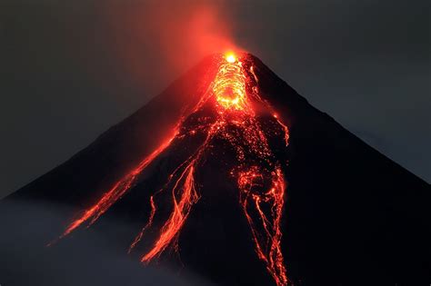 volcanos earthquakes   ring  fire alight abs cbn news
