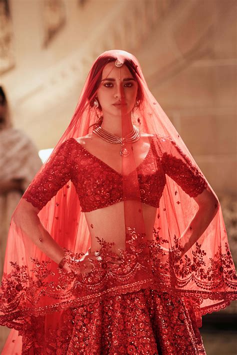 indian wedding gowns  mumbai