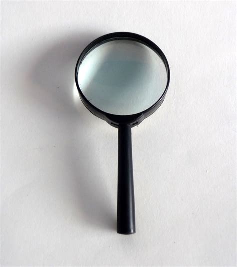File Magnifying Glass 1  Wikimedia Commons