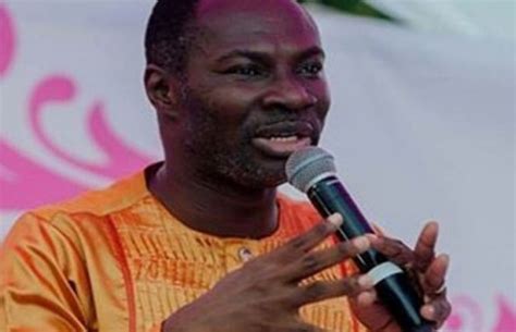 badu kobi insists trumpll  sworn    president    prophesy  wrong