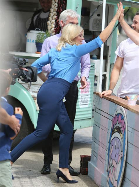 Holly Willoughby Flaunts Pert Derrière In Tight Trousers As She Sips