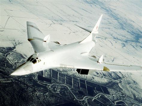 tu    long range super bomber  russia  unveiled newstimes