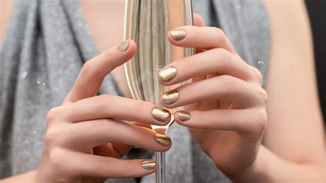 gold nail polishes  luxe nails