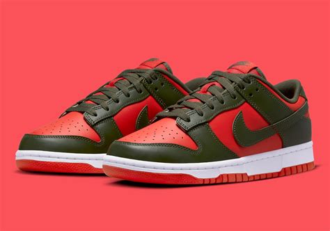 nike dunk  cargo khakimystic red dv  sneaker news