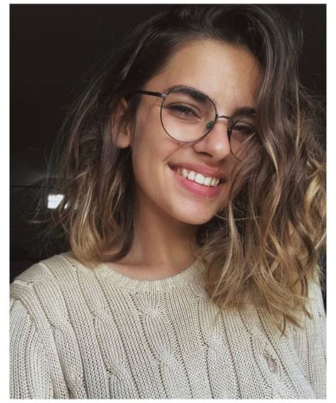 14 wonderful hairstyles that look cute with glasses