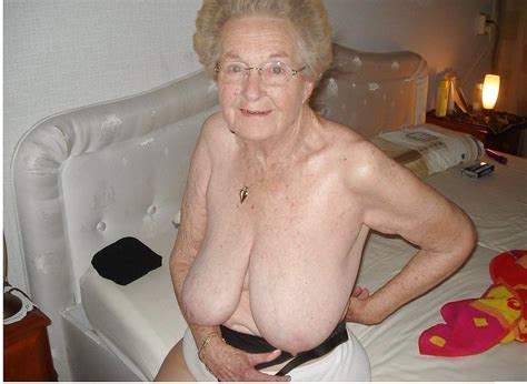Ht2  Porn Pic From Granny Oma Hanging Tits Sex Image