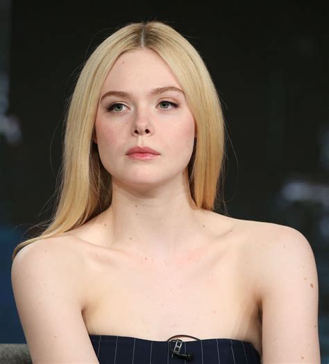 Elle Fanning Biography Updated 2022